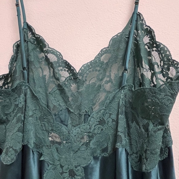 Victoria’s Secret Emerald green gown satin lace nwot L - Picture 6 of 10